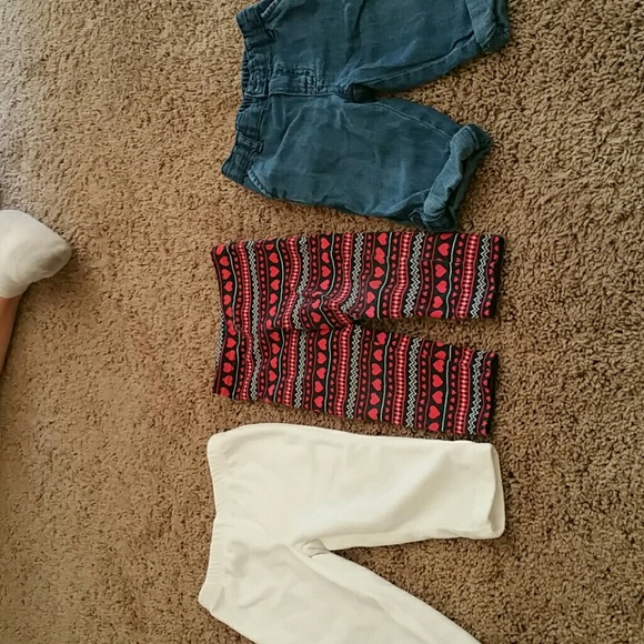 Assorted clothing for baby girl. 8 pieces for $10 - Picture 6 of 6