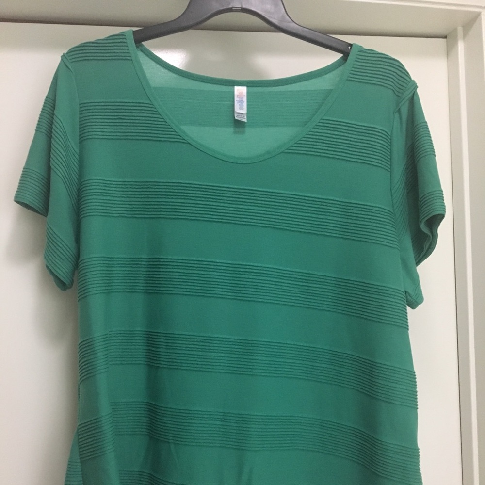LulaRoe classic tee