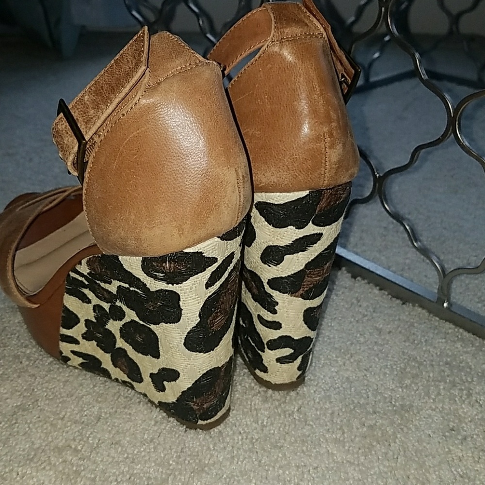 Jessica Simpson platforms - Picture 3 of 5