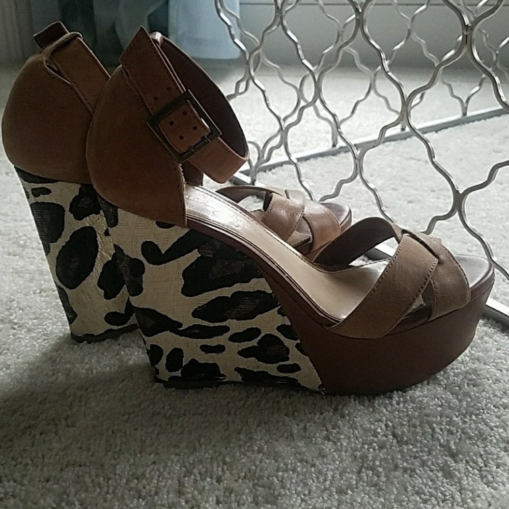 Jessica Simpson platforms - Picture 2 of 5