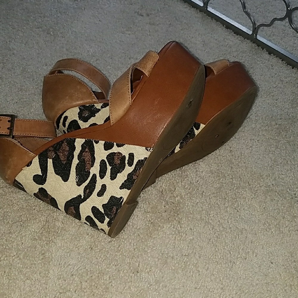 Jessica Simpson platforms - Picture 4 of 5