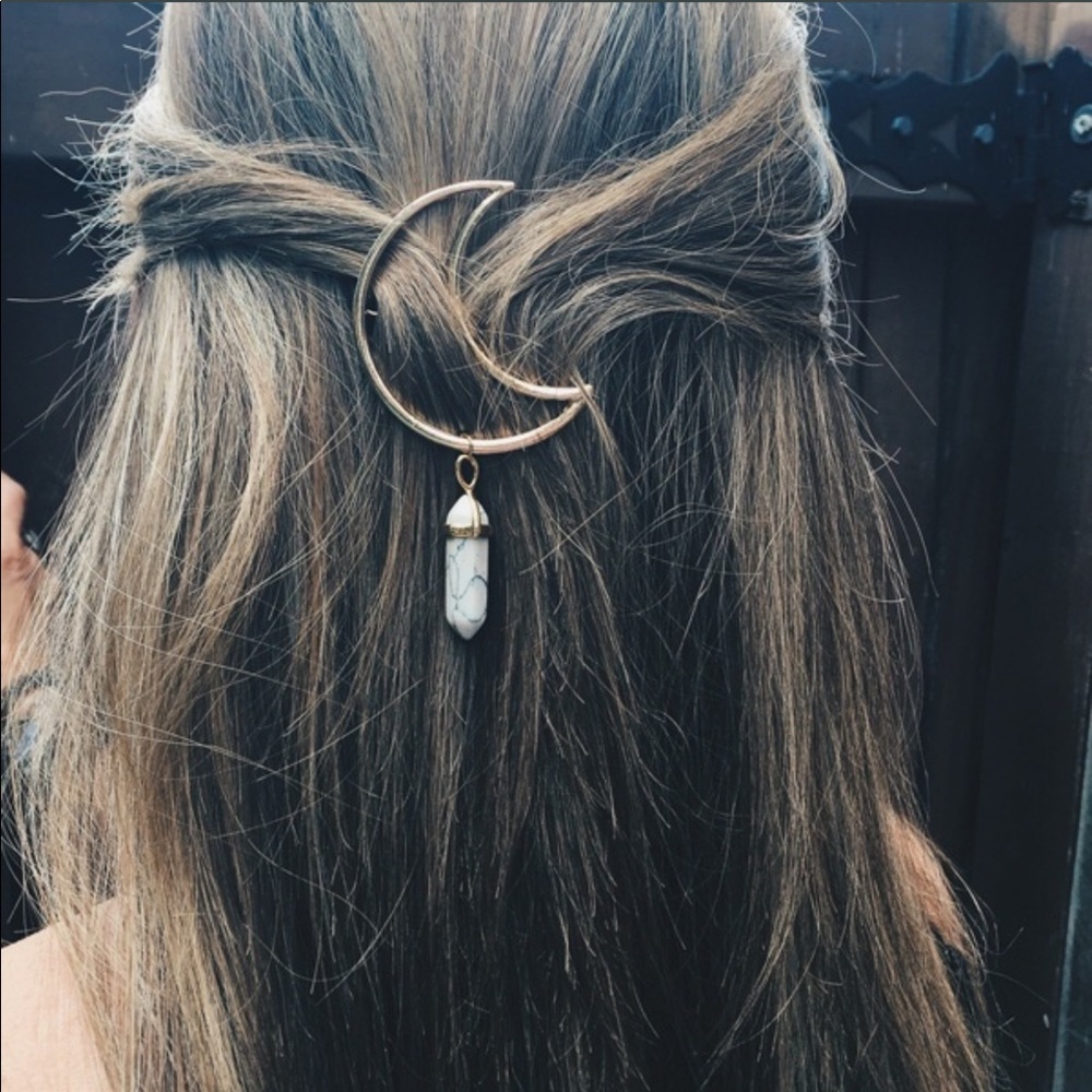 Moonstone hairpiece clip