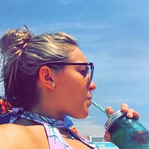 Meet your Posher, Lynzie