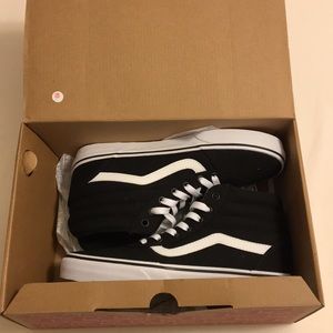 SK8-HI black vans