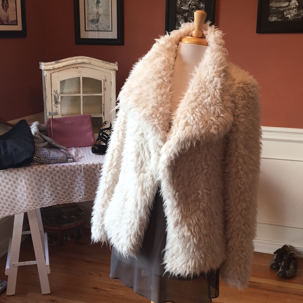 Light and fluffy fake fur jacket!