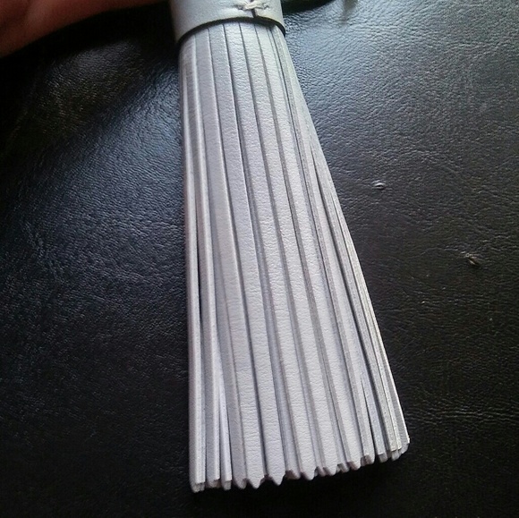 NWT Michael Kors Tassel Keychain - Picture 4 of 4