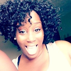 Meet your Posher, Sanetta