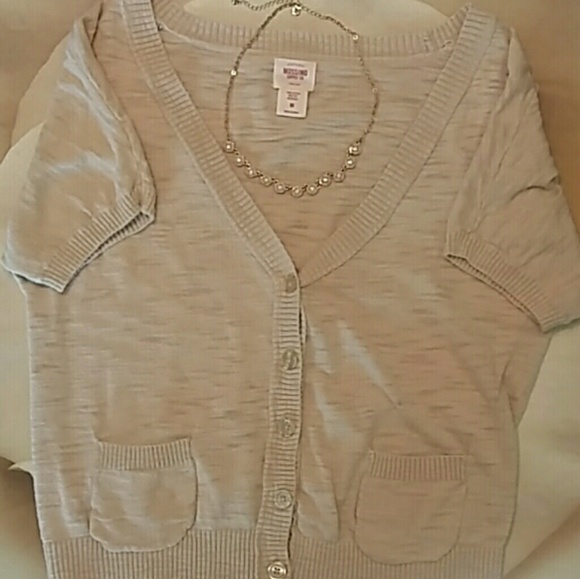 🌻Cream crop top 🌻 - Picture 2 of 4