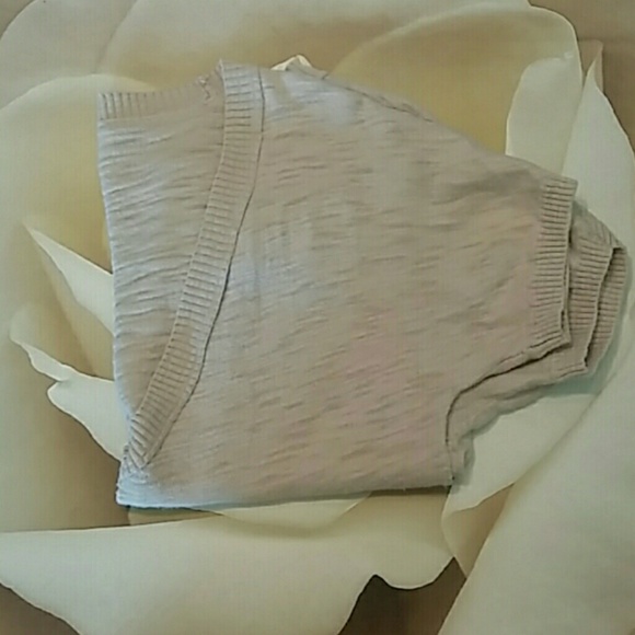 🌻Cream crop top 🌻 - Picture 3 of 4