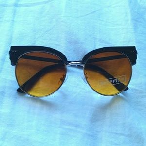 London Weather Sunnies