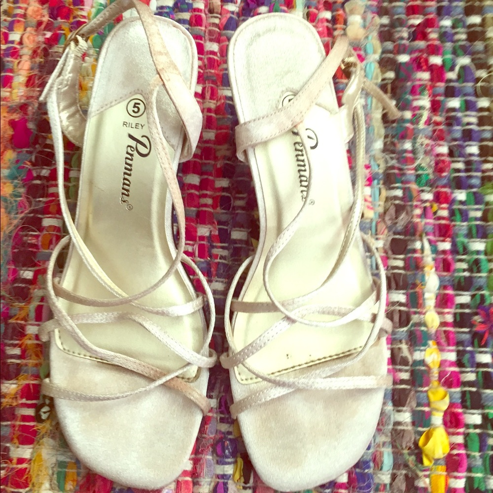 Gently used once for a weeding they are perfect .