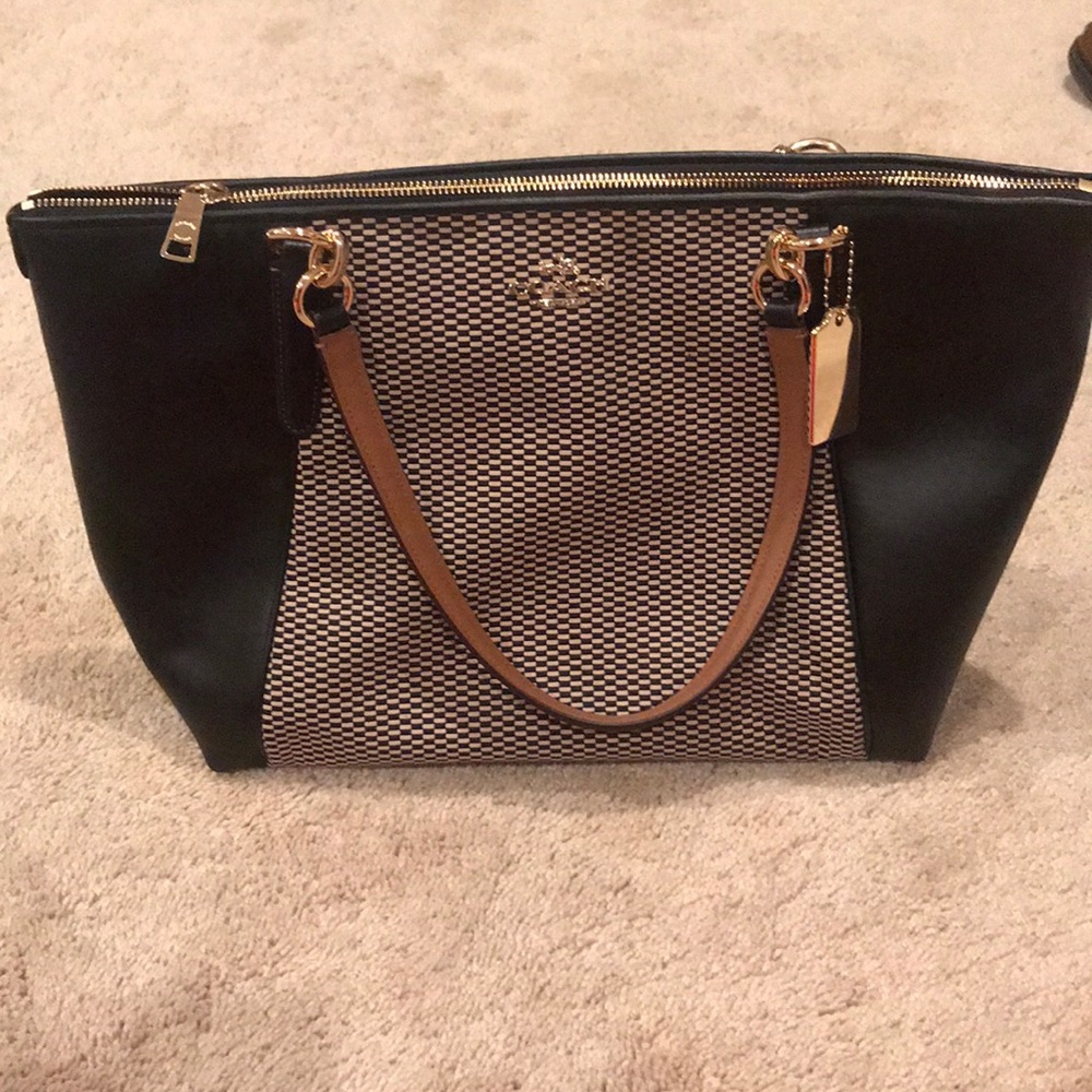 Coach medium tote purse