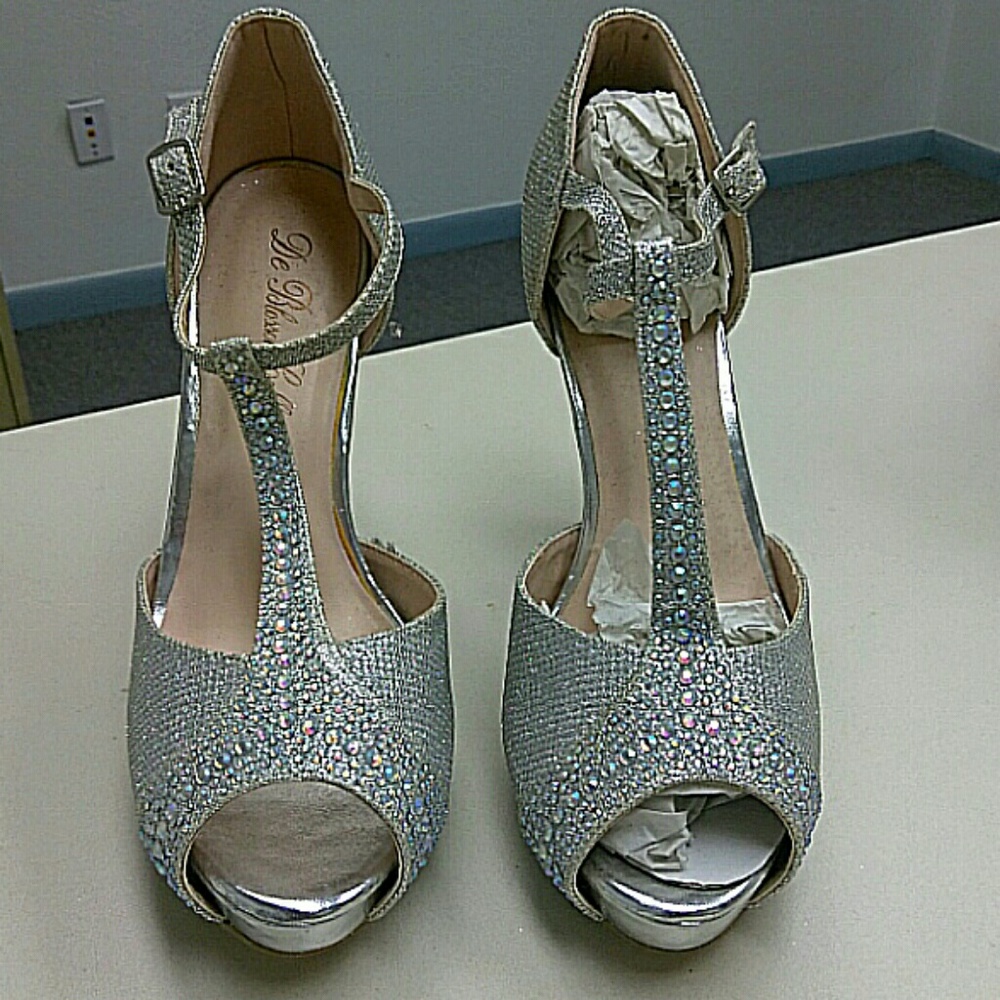 Shimmering Rhinestone shoes - Picture 3 of 4