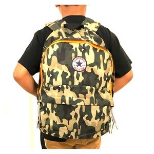 ‼️PEICE DROP‼️Converse camouflage back pack.