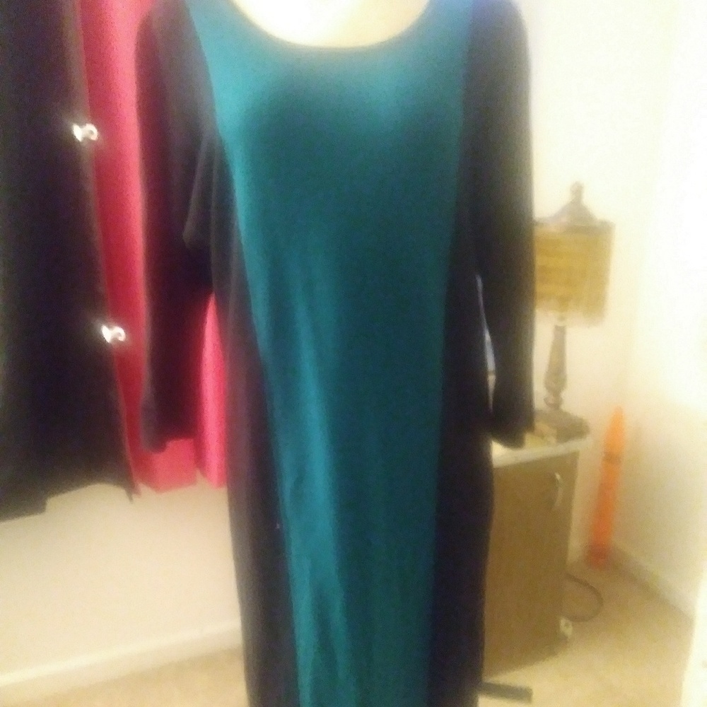 👗Beautiful green and black dress