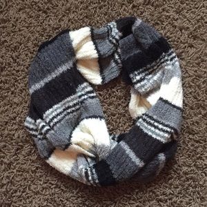 collectioneighteen Women’s Scarf