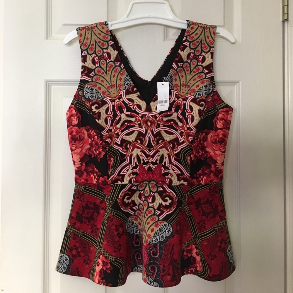 New York and co. Red peplum top