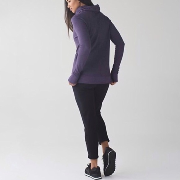 Lululemon 🍋reversible in a cinch sweater - Picture 3 of 6