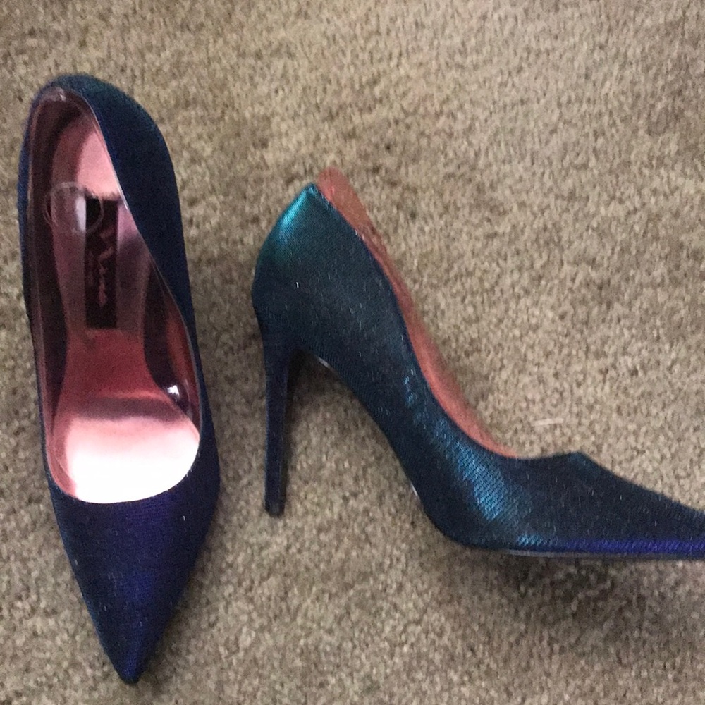 Brand new turquoise glittery pumps