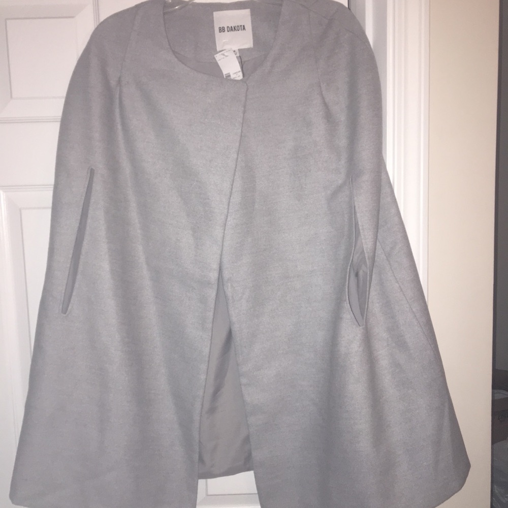 Beautifully winter cape by BB Dakota