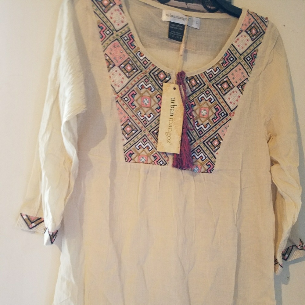 Embroidered blouse - Picture 2 of 4