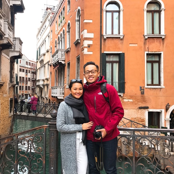 Meet your Posher, Elaine - Picture 2 of 2