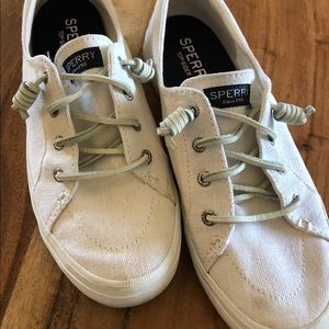 LAST CALL Sperry Linen White Women’s Crest Vibe
