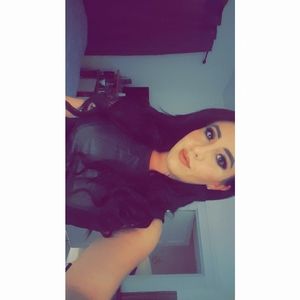 Meet your Posher, Dennise