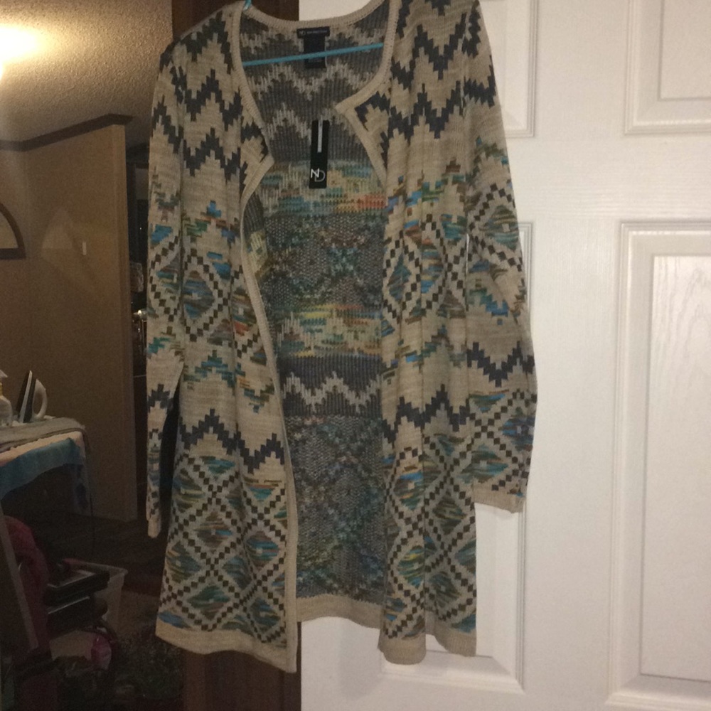 Sweater - Picture 1 of 3