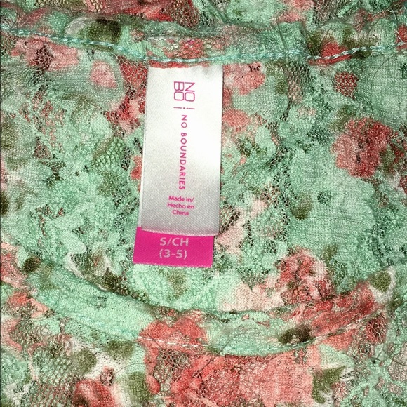 Cute Lace Top - Picture 3 of 4