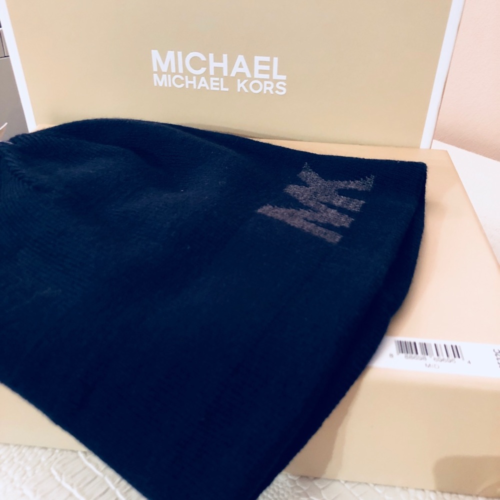 GIFT Brand new with tags Michael Kors winter hat