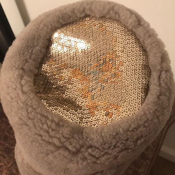 Ugg sequin bucket hat