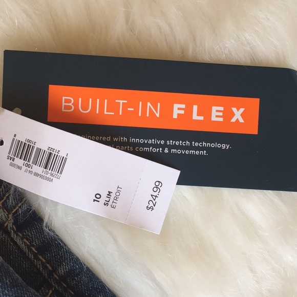 Old Navy Boys Famous Jeans, 10-12 large, slim - Picture 2 of 4