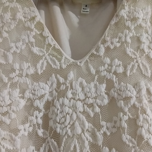 Size S - Picture 2 of 4