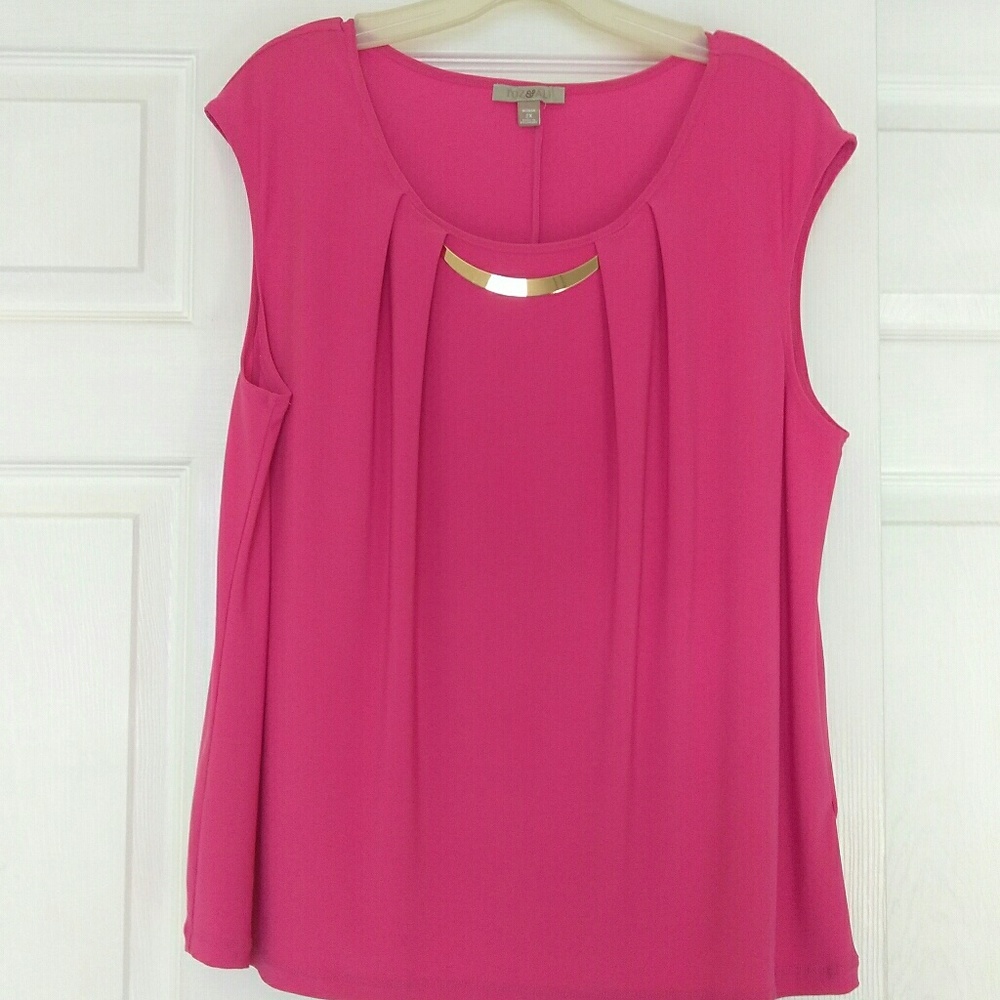 NWOT Pretty in pink sleeveless top