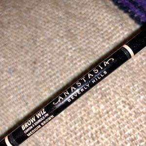 Anastasia Brow Wiz in Medium Brown BRAND NEW