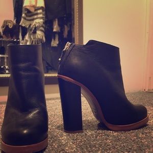 Dolce Vita Ankle Booties {8 1/2}