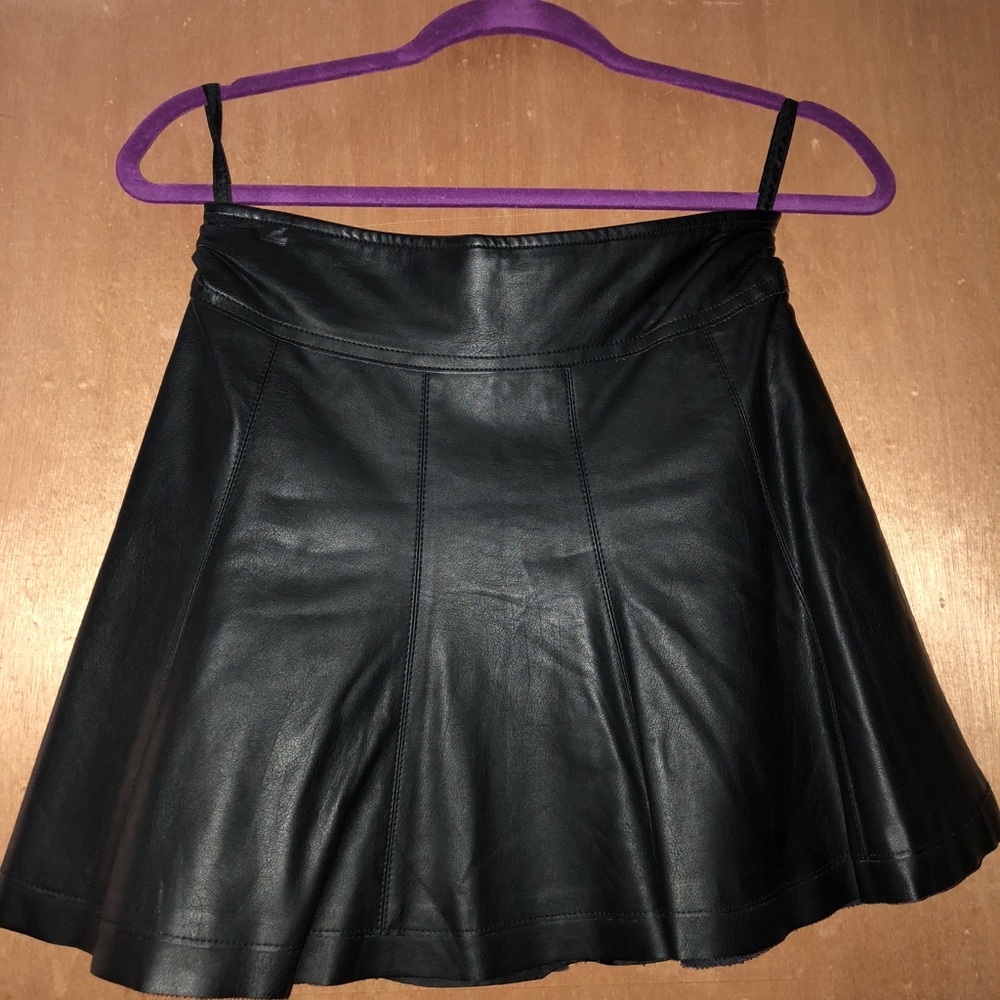 Faux leather mini skirt