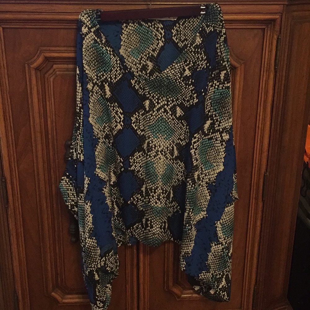 Flowy Python Print Top
