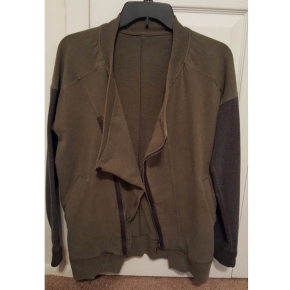 🍋Lululemon zipup - Picture 3 of 5