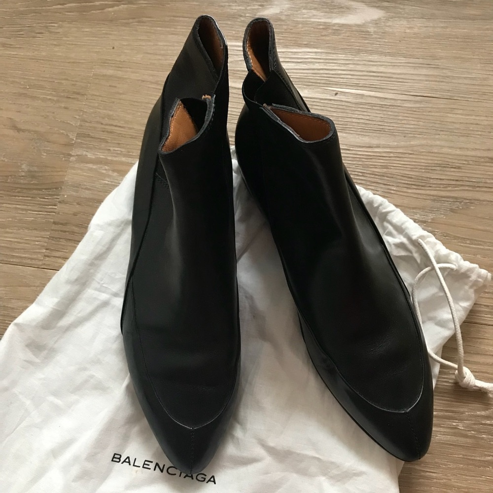 Balenciaga Flat Leather Ankle Boots