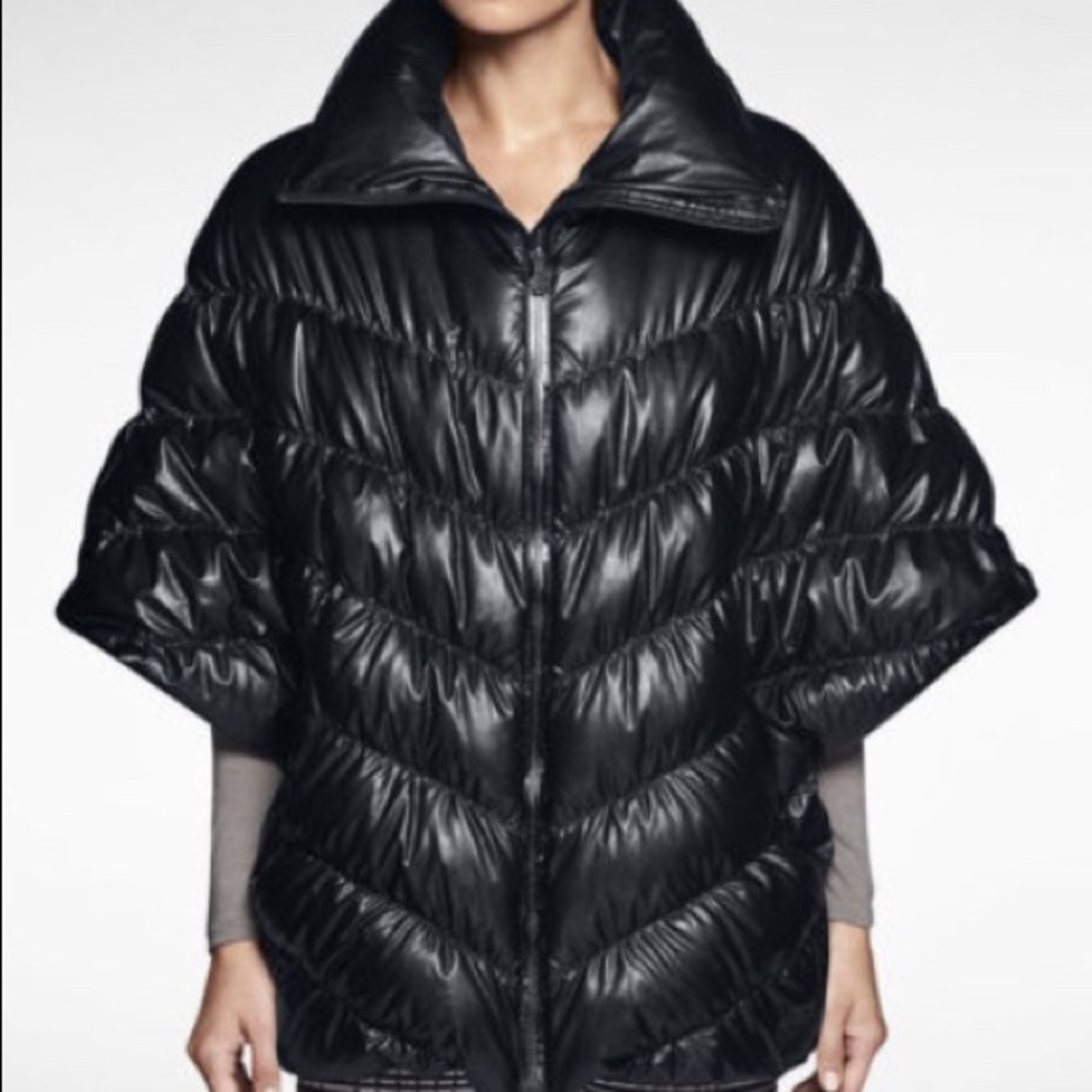 Nike Cascade Down Blend WaterProof Poncho/Coat