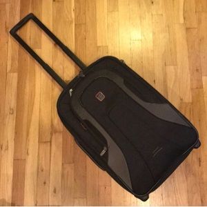 Tumi T-Tech Presidio Lincoln 22” Carry-On Roller