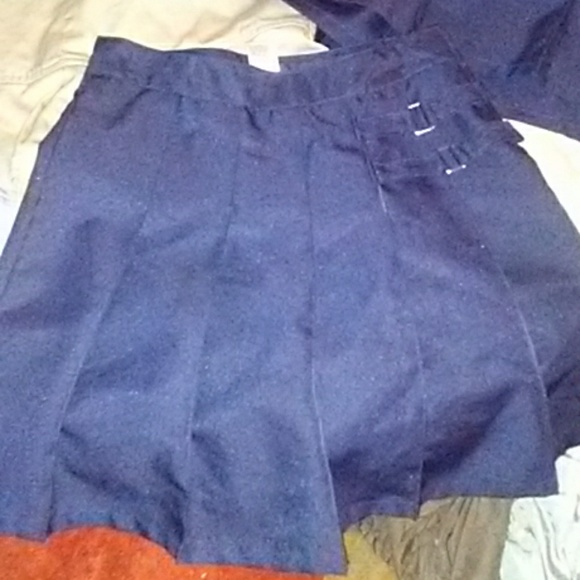 Girls uniform skirts - Picture 2 of 3