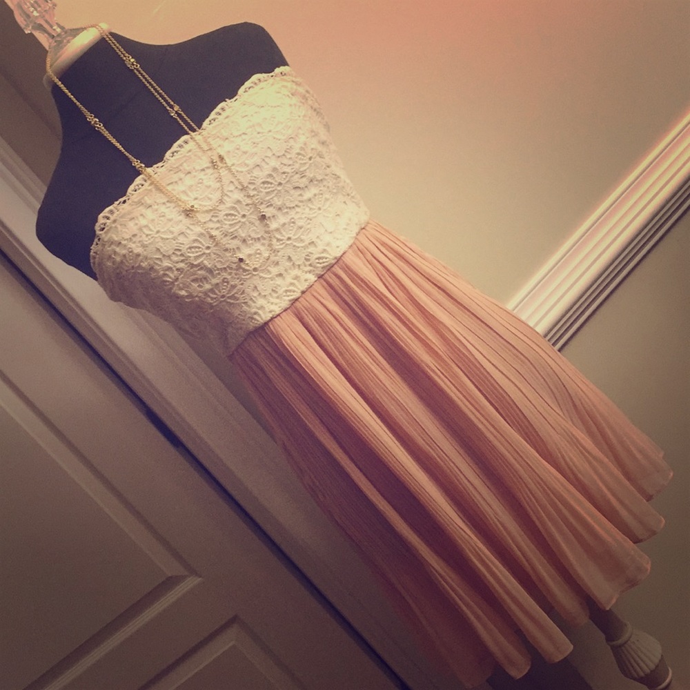 Strapless lace and chiffon Beauty!