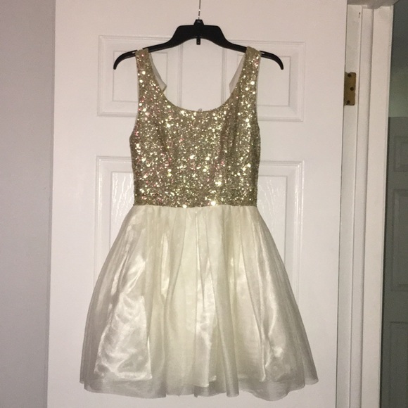 macys Dresses & Skirts - Homecoming dress