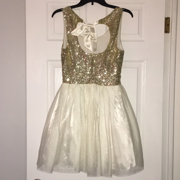 Homecoming dress - Picture 2 of 2