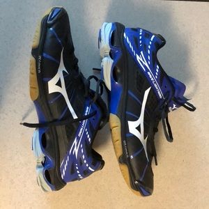 Mizuno volleyball shoes