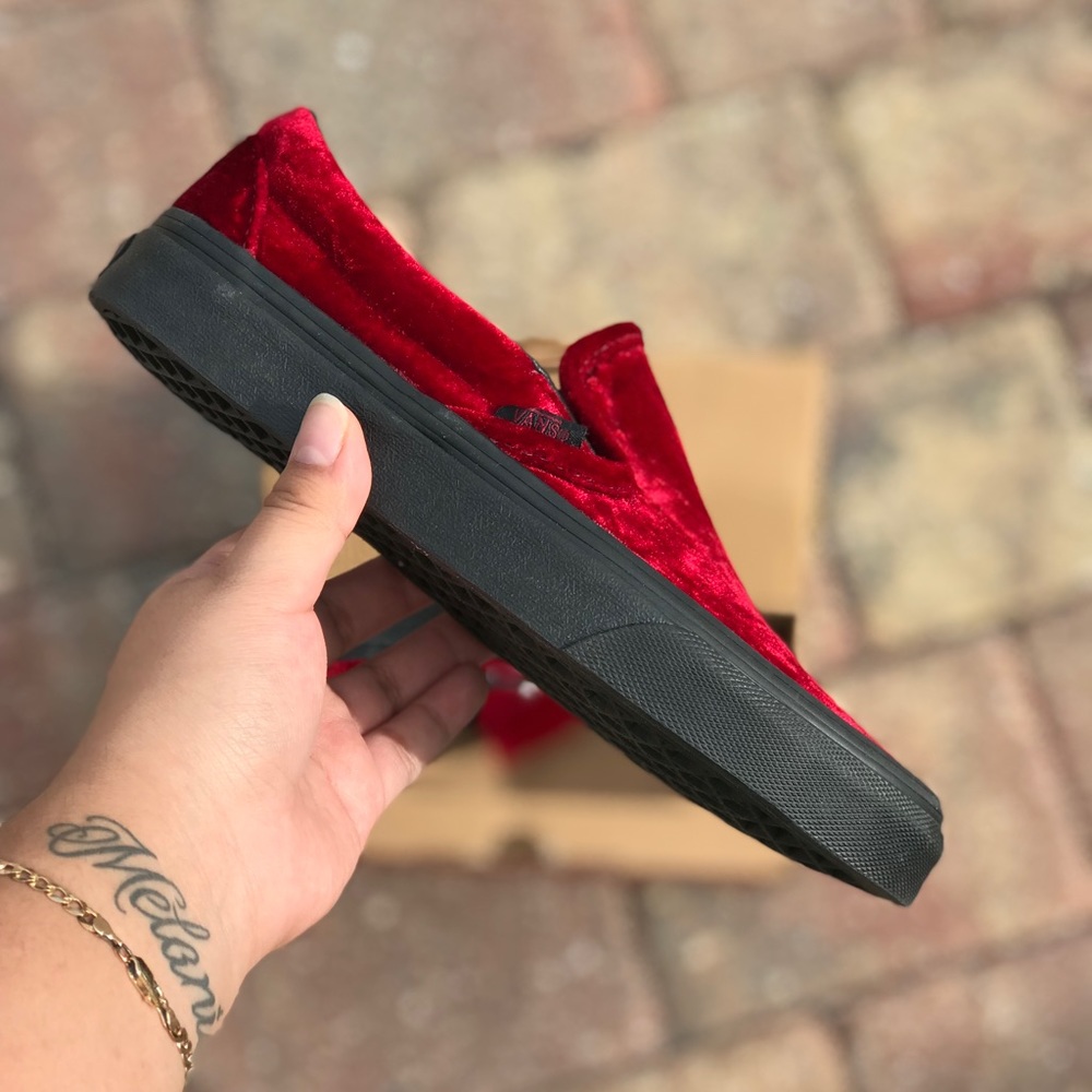 Red Velvet Slip-Ons 💃🏽