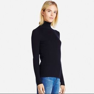 uniqlo black turtleneck